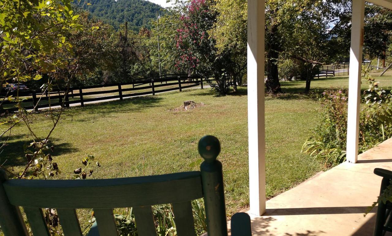 Graves Mountain Farm & Lodges Syria Екстериор снимка