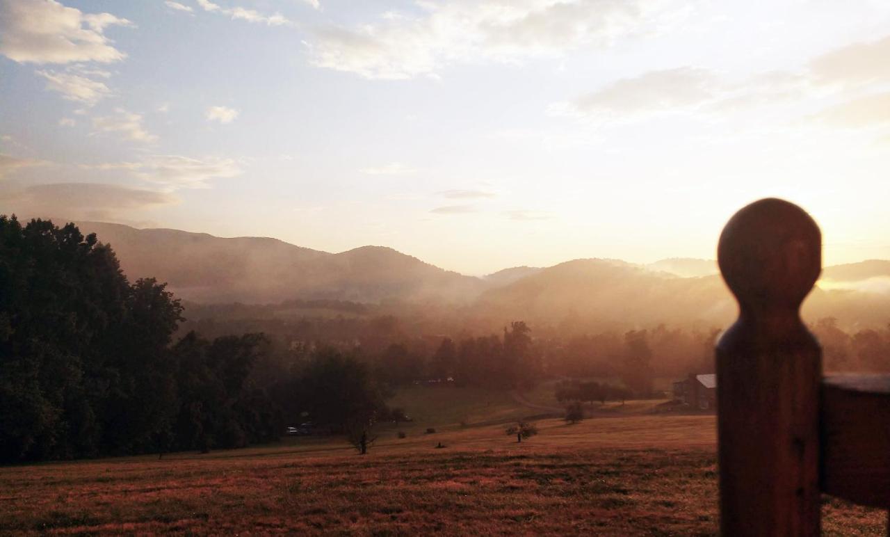 Graves Mountain Farm & Lodges Syria Екстериор снимка