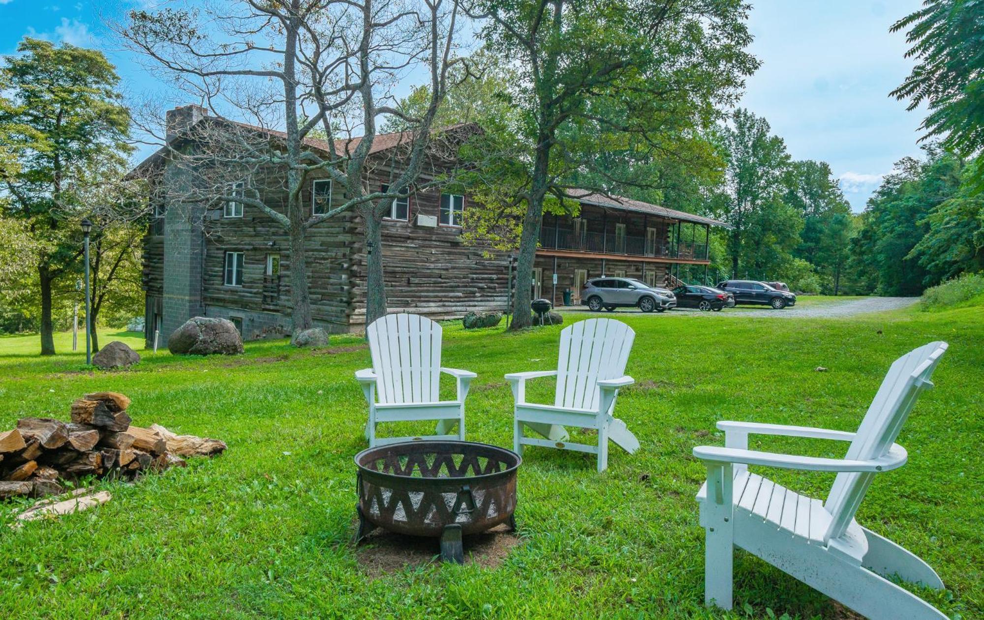 Graves Mountain Farm & Lodges Syria Екстериор снимка